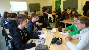 Was ist eigentlich Hate Speech? Schüler bei Diskussion