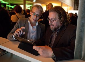 Grimme Online Award Preisverleihung 2012, Tim Klimeš bringt Armin Rohde das Twittern bei
