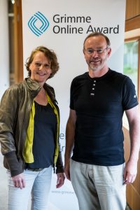 Marion Menne-Mickler und Thomas Köster von "Erwin Hapke – Der Welten-Falter" bei der Bekanntgabe der Nominierungen zum Grimme Online Award. Foto: Grimme-Institut / Arkadiusz Goniwiecha