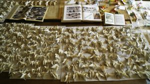 Gefaltete Insekten-Figuren. Foto: WDR / Thomas Köster