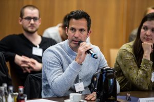 Hannes Ley bei der Bekanntgabe der Nominierungen zum Grimme Online Award in Köln. Foto: Grimme-Institut / Arkadiusz Goniwiecha