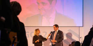 Anja Backhaus im Gespräch mit Nathanael Liminski; Bild: Michael Schnell / Grimme-Institut